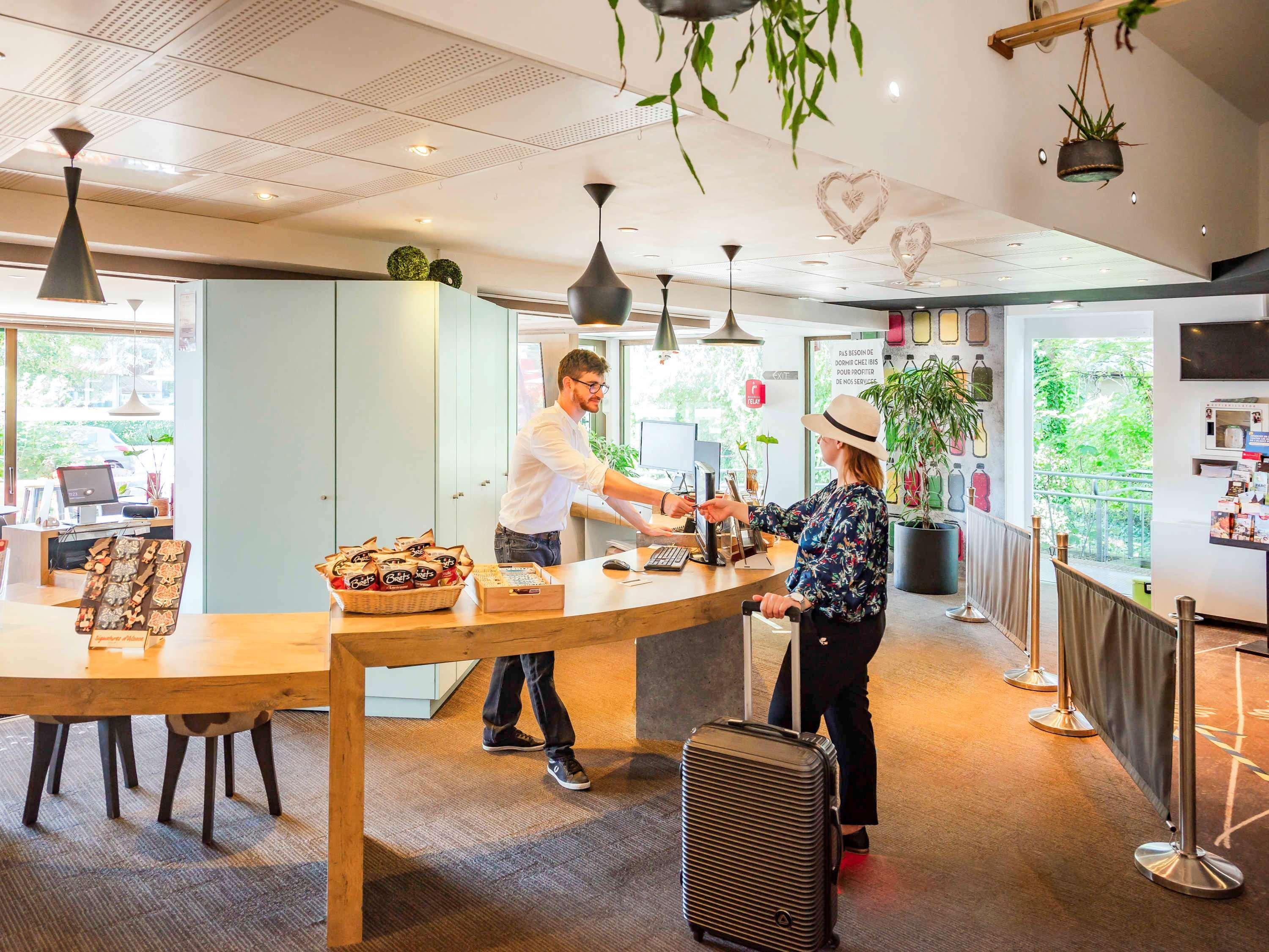 Ibis Colmar Est - Hotel Restaurant En Alsace Horbourg-Wihr Esterno foto
